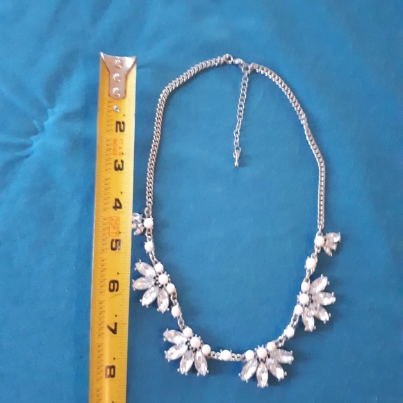 Necklace - Costume Jewelry - Picture 4 of 4